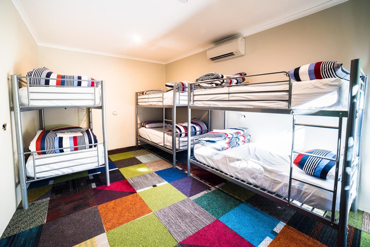 Jump Inn Alice Budget Accommodation Alice Springs Esterno foto