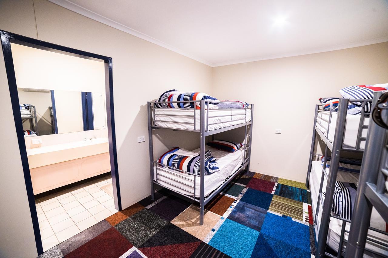 Jump Inn Alice Budget Accommodation Alice Springs Esterno foto