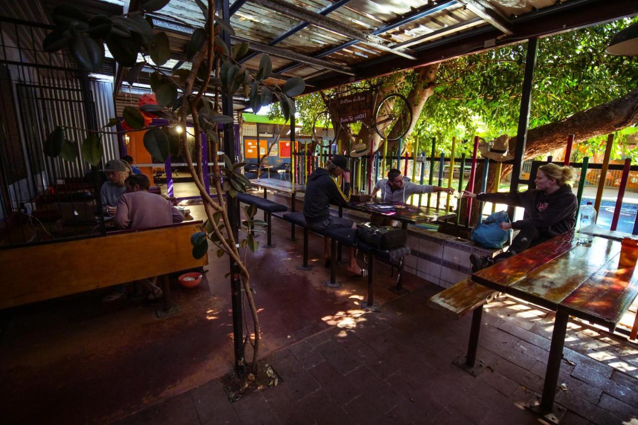 Jump Inn Alice Budget Accommodation Alice Springs Esterno foto