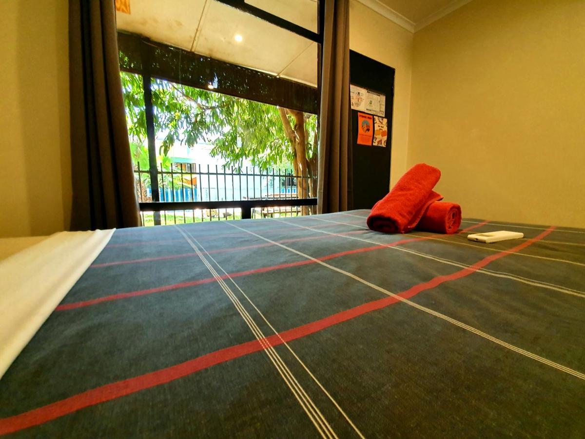 Jump Inn Alice Budget Accommodation Alice Springs Esterno foto