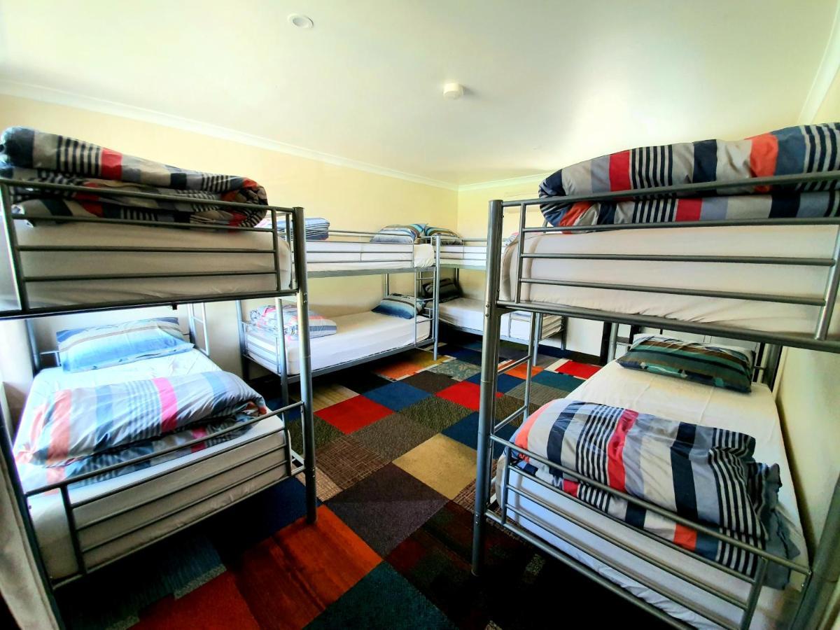 Jump Inn Alice Budget Accommodation Alice Springs Esterno foto